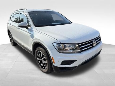 Used 2021 Volkswagen Tiguan SE w/ Panoramic Sunroof Package FWD image 2