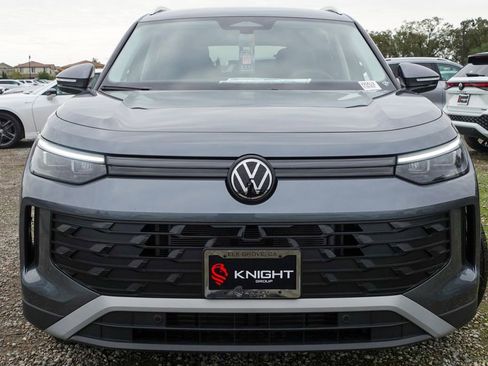 New 2026 Volkswagen Tiguan SE image 4