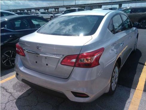 Used 2019 Nissan Sentra S FWD image 3