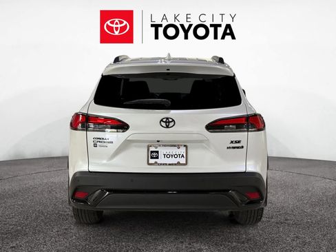 Used 2024 Toyota Corolla Cross XSE image 6