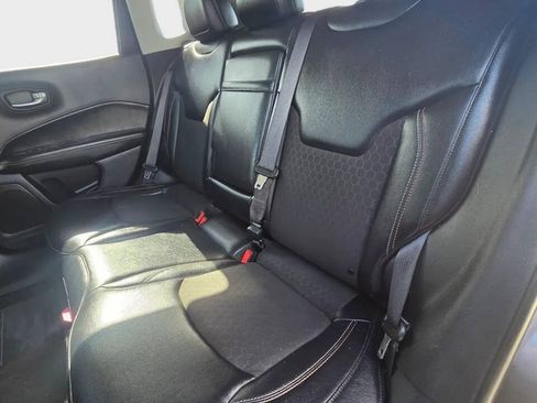 Used 2018 Jeep Compass Latitude w/ Popular Equipment Group FWD image 13
