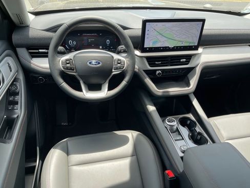 New 2026 Ford Explorer Active RWD image 3