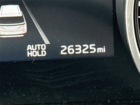 Used 2024 Kia Carnival EX image 28