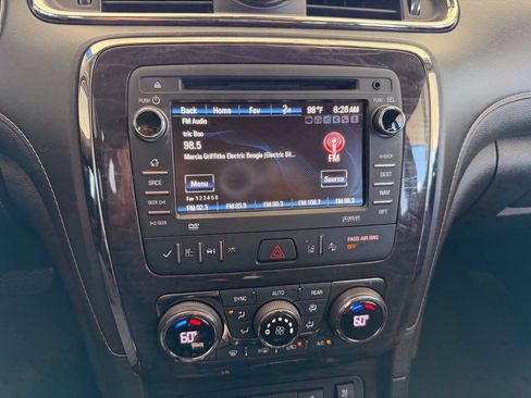 Used 2017 Buick Enclave Premium w/ Experience Buick Package FWD image 9