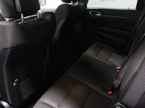 Used 2020 Jeep Grand Cherokee Laredo AWD/4WD image 20