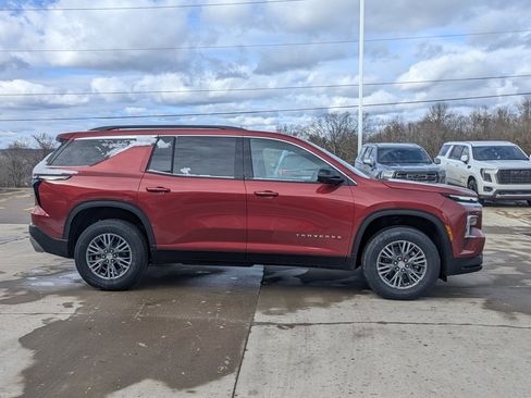 New 2026 Chevrolet Traverse LT w/ Driver Confidence Package image 6