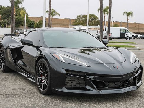 Used 2024 Chevrolet Corvette Z06 w/ Stealth Interior Trim Package RWD image 3
