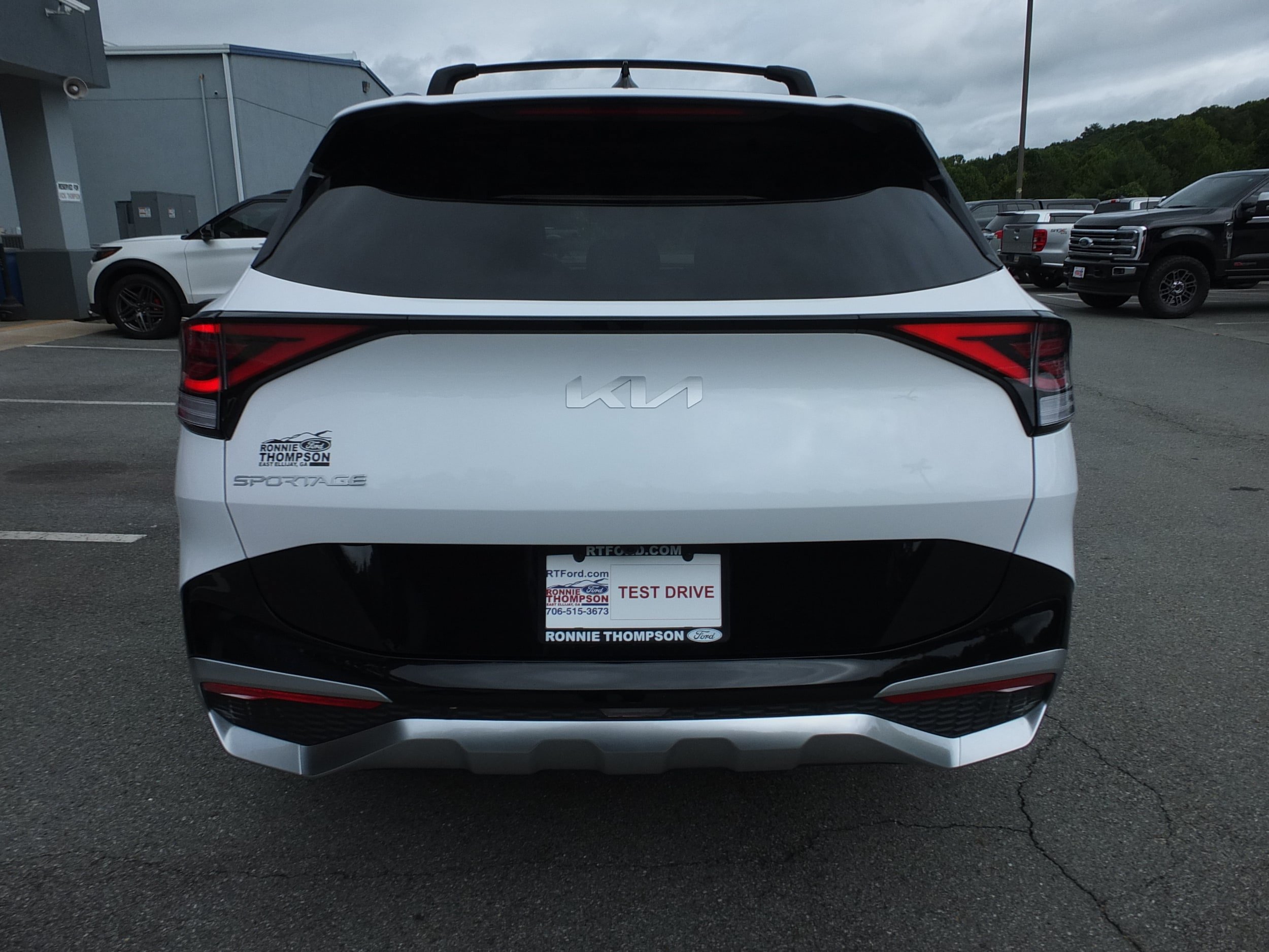 Used 2025 Kia Sportage SX FWD image 4