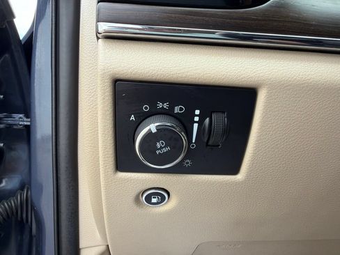 Used 2021 Jeep Grand Cherokee Overland AWD/4WD image 29