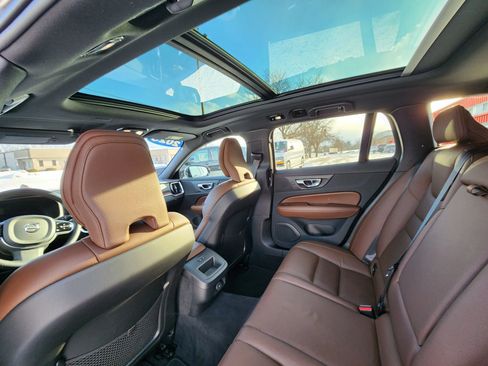 Used 2025 Volvo V60 B5 Cross Country Plus image 18