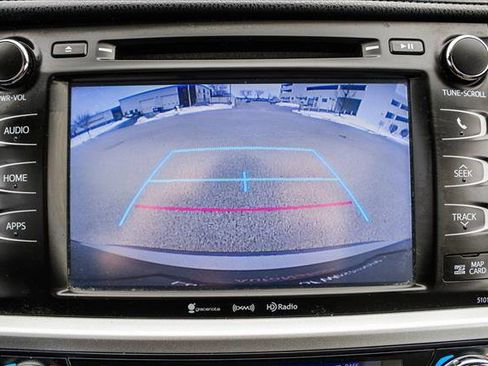 Used 2016 Toyota Highlander XLE image 18