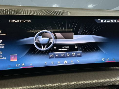 Used 2026 BMW 330i Sedan w/ Premium Package image 24