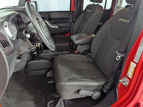 Used 2016 Jeep Wrangler Unlimited Sahara image 12