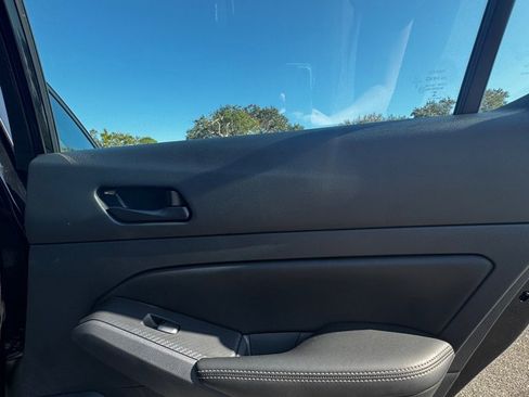 Used 2025 Nissan Altima 2.5 SV image 15