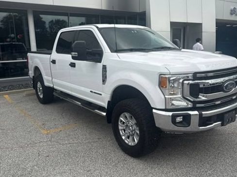 Used 2020 Ford F250 XLT w/ XLT Value Package AWD/4WD image 3