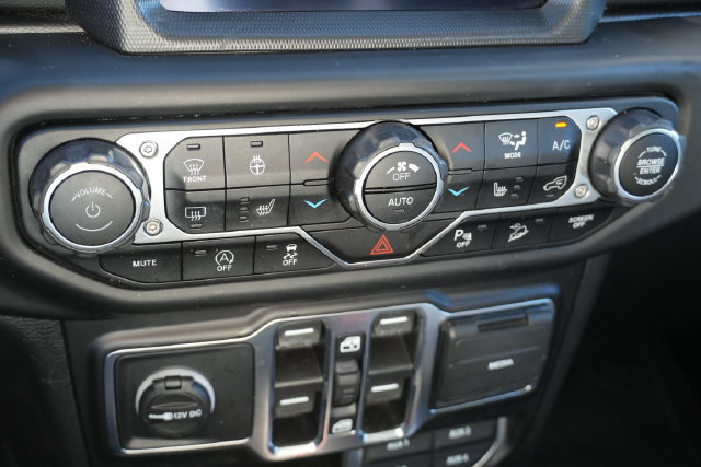 Used 2021 Jeep Wrangler Unlimited Sahara AWD/4WD image 34