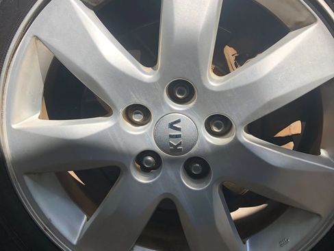 Used 2013 Kia Sorento LX image 10