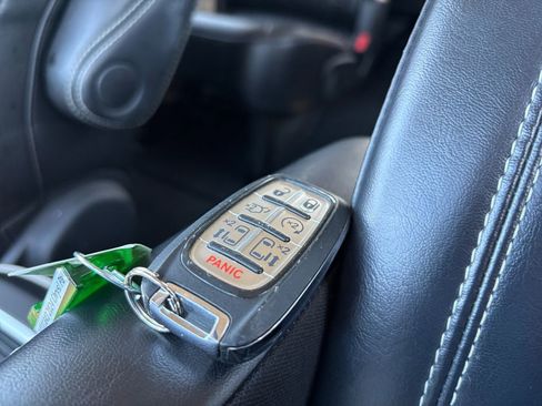 Used 2024 Chrysler Pacifica Touring-L image 30