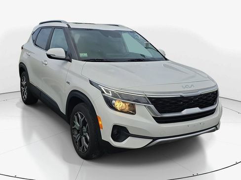 Used 2022 Kia Seltos EX AWD/4WD image 4