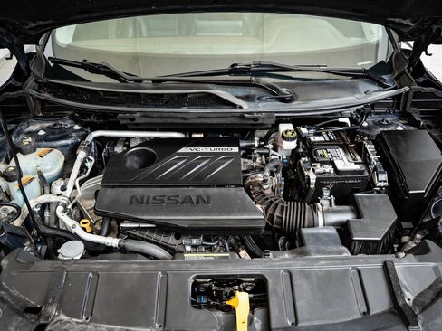 Used 2022 Nissan Rogue SV w/ SV Premium Package image 37