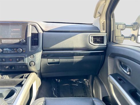 Used 2023 Nissan Titan SV w/ SV Convenience Package image 20