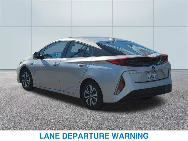 Used 2017 Toyota Prius Prime Plus w/ Preferred Accessory Package FWD image 9