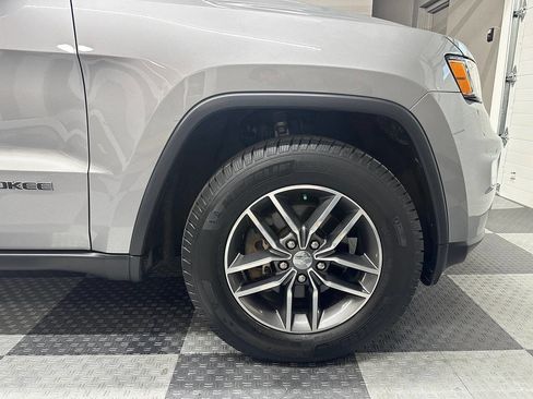 Used 2018 Jeep Grand Cherokee Limited AWD/4WD image 6