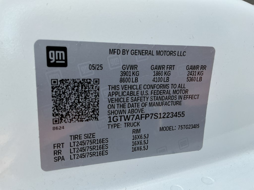 Used 2025 GMC Savana 2500 w/ Driver Convenience Package RWD image 31