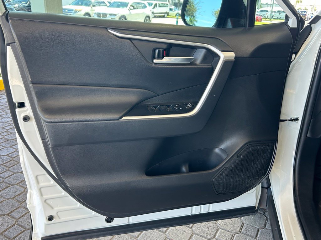 Used 2022 Toyota RAV4 XLE w/ Convenience Package FWD image 37