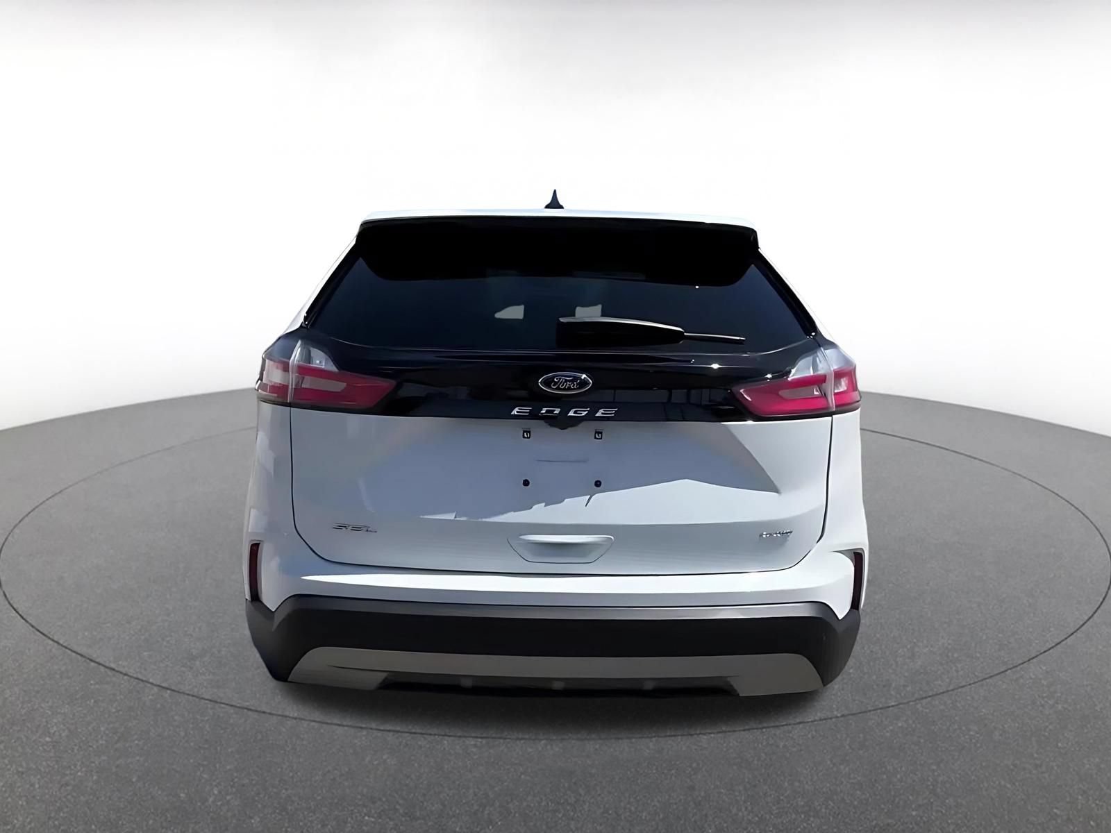 Used 2024 Ford Edge SEL AWD/4WD image 12