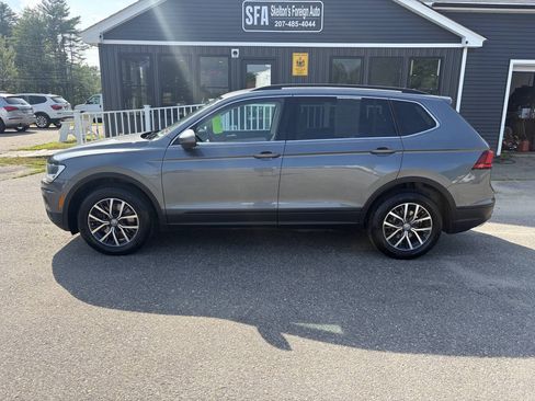Used 2019 Volkswagen Tiguan SE w/ 3rd Row Seat Package AWD/4WD image 3