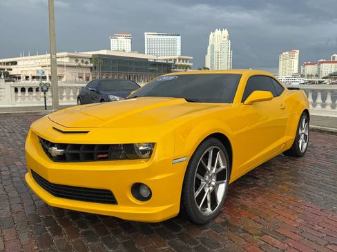Used 2010 Chevrolet Camaro SS w/ RS Package RWD image 4