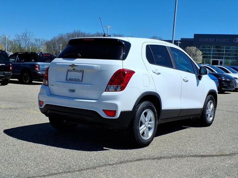 Used 2020 Chevrolet Trax LS w/ Tint and Cruise Package FWD image 7