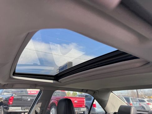 Used 2014 Toyota Camry SE image 12