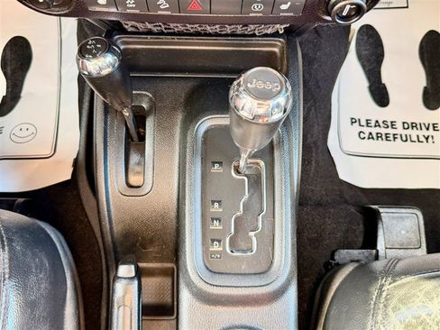 Used 2016 Jeep Wrangler Sahara AWD/4WD image 18