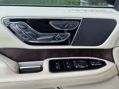 Used 2021 Lincoln Navigator Reserve RWD image 23