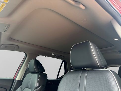 Used 2025 Honda Pilot Elite image 13