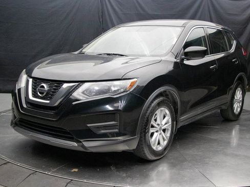 Used 2017 Nissan Rogue S image 6