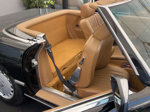 Used 1986 Mercedes-Benz 560 SL image 17