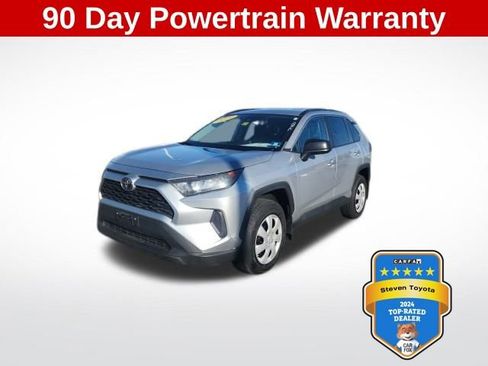Used 2020 Toyota RAV4 LE image 1
