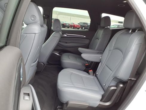 Certified 2024 Buick Enclave Essence image 18