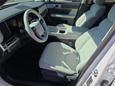 Used 2025 Hyundai Santa Fe SE image 13