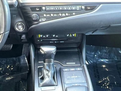Used 2019 Lexus ES 350 w/ Premium Package FWD image 11