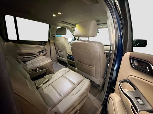 Used 2020 GMC Yukon XL SLT image 30