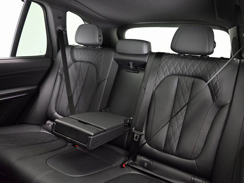 Used 2026 BMW X5 M60i image 12