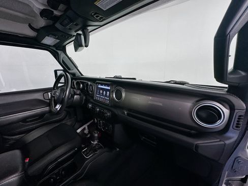 Used 2021 Jeep Wrangler Unlimited Sahara AWD/4WD image 28
