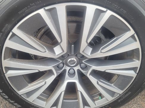 Used 2020 Volvo XC90 T5 Momentum w/ Protection Package Premier image 46