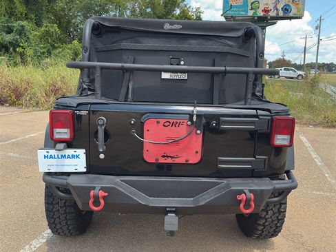 Used 2013 Jeep Wrangler Rubicon AWD/4WD image 5