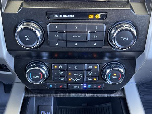 Used 2020 Ford F350 Lariat AWD/4WD image 29