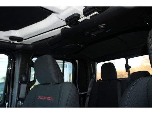 Certified 2022 Jeep Gladiator Rubicon w/ Cold Weather Group image 22